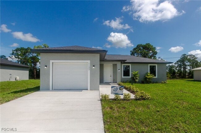 property at 1133 Deauville St E