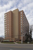 Confederation Place in Mississauga, ON - Building Photo