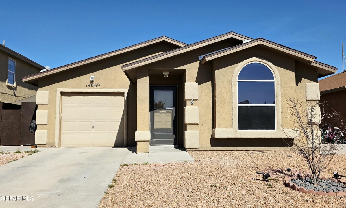 14069 Jason Crandall Dr in El Paso, TX - Building Photo