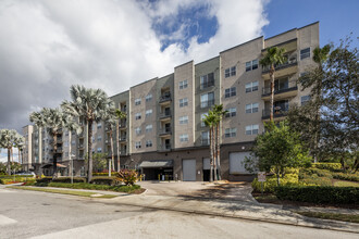 Mosaic Westshore in Tampa, FL - Building Photo - Building Photo