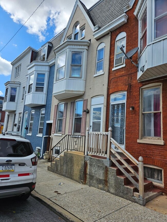 property at 835 W Princess St