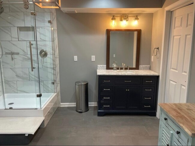 220 Drumcliff Ct in Tyrone, GA - Foto de edificio - Building Photo