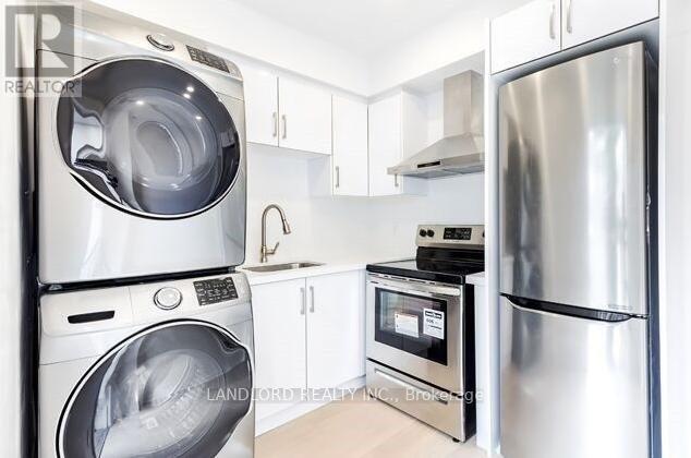 244 Boulton Ave in Toronto, ON - Building Photo - Building Photo