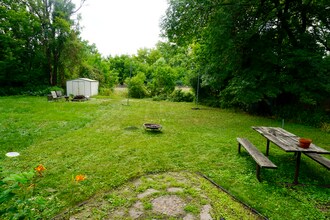 939 Weeks Ave SE in Minneapolis, MN - Building Photo - Building Photo