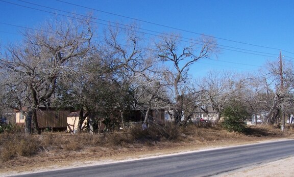 Meyers Mobile Home Park in Beeville, TX - Building Photo