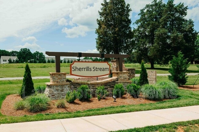 2880 Sherrills Strm Dr in Sherrills Ford, NC - Building Photo - Building Photo