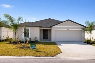 17240 Cantu Ct in North Fort Myers, FL - Building Photo