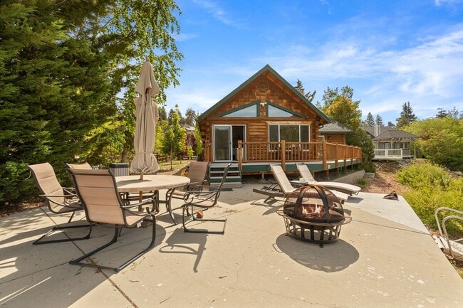 property at 750 Boulder Bay Ct