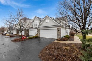 1467 Crimson Ln in Yorkville, IL - Building Photo