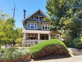 2909-2909 NE 9th Ave, Unit 2909 in Portland, OR - Building Photo