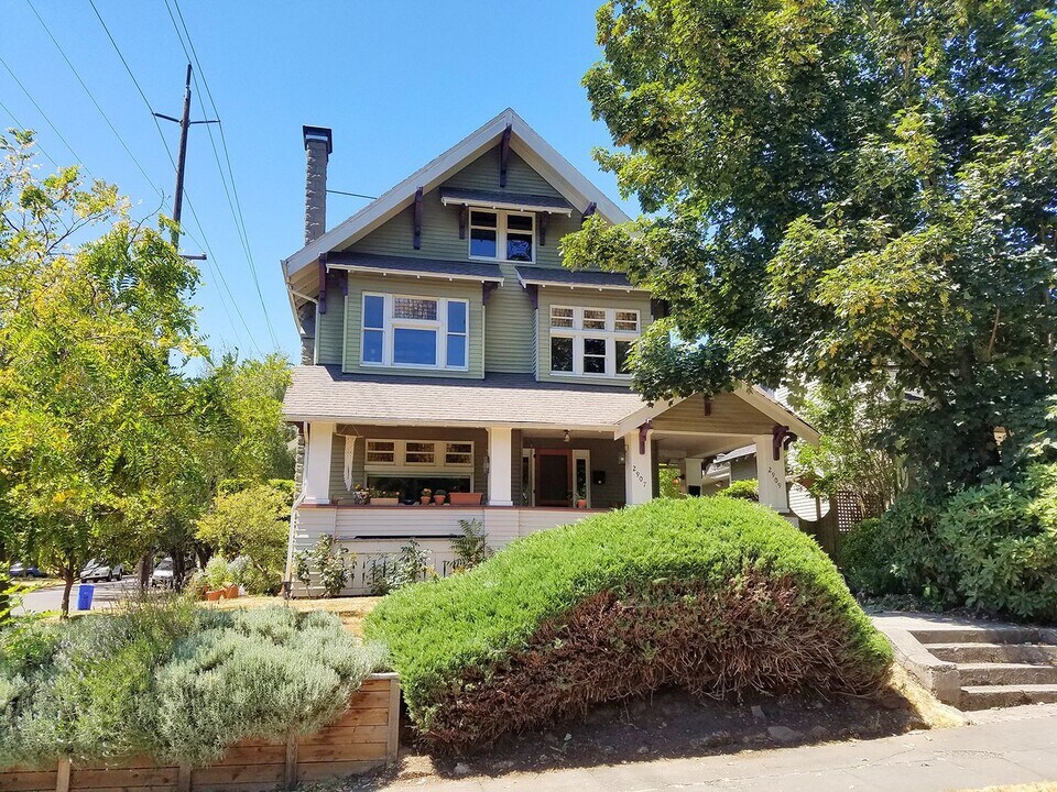 2909-2909 NE 9th Ave, Unit 2909 in Portland, OR - Foto de edificio