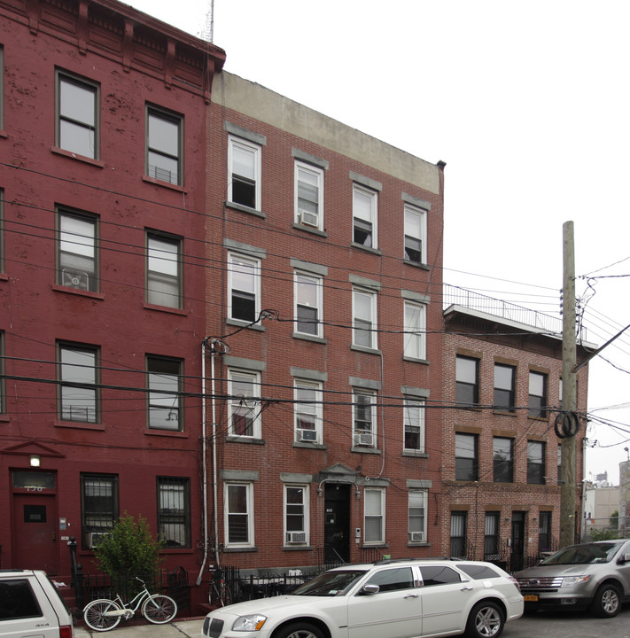 134 Dikeman St in Brooklyn, NY - Building Photo