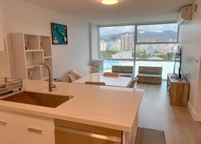 property at 909 Kapiolani Blvd