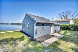 831 Portage Lakes Dr in Coventry Township, OH - Building Photo - Building Photo