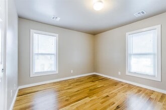 109 N 9th St in Manhattan, KS - Building Photo - Building Photo