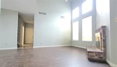1122 Colbert Ln in Duncanville, TX - Building Photo - Building Photo