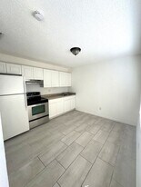 1347-1349 W 2nd St in Lakeland, FL - Building Photo