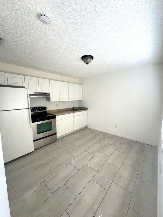 1347-1349 W 2nd St in Lakeland, FL - Foto de edificio