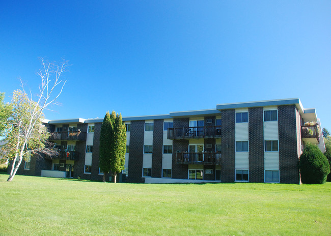 Billlings View Apartments in Superior, WI - Foto de edificio - Building Photo