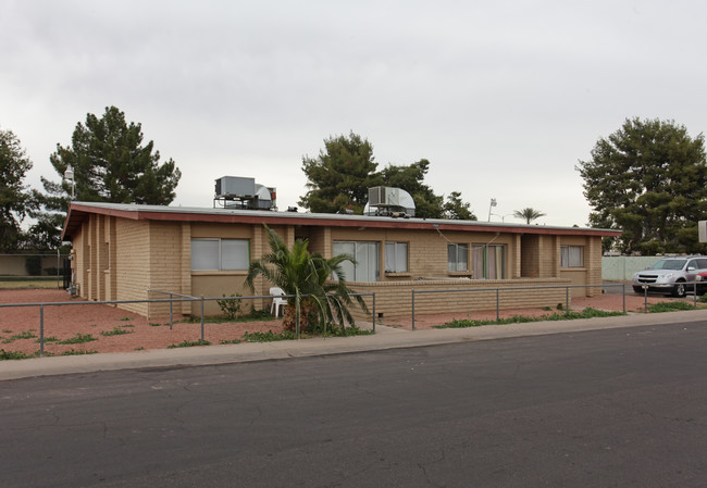 5926 W Rose Ln in Glendale, AZ - Building Photo - Building Photo