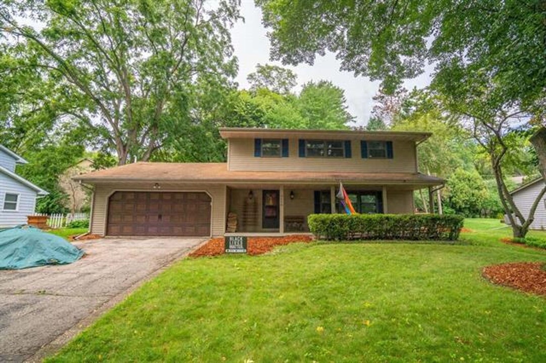 3110 Ashford Ln in Madison, WI - Foto de edificio
