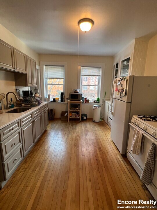 14 Centre St in Cambridge, MA - Foto de edificio