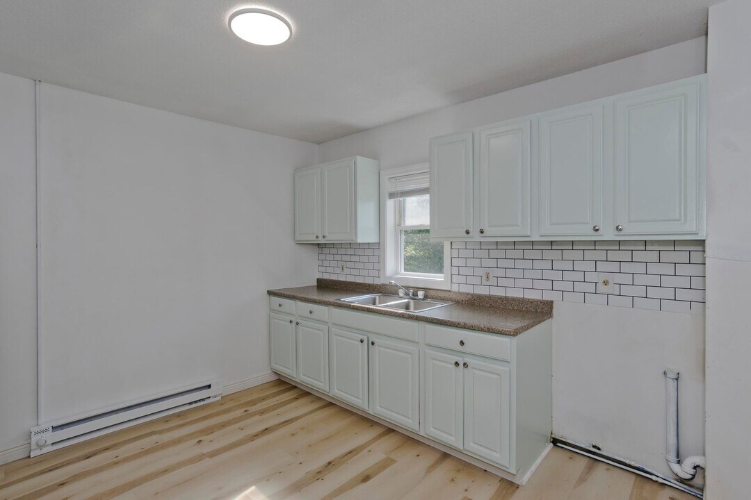 36 Sheridan St in Chicopee, MA - Building Photo