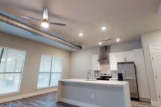 13380 Brimhurst Dr in Houston, TX - Foto de edificio - Building Photo