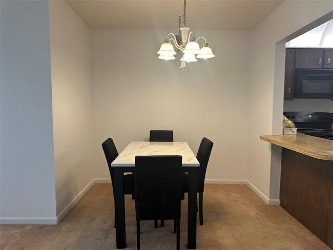 327 Pine Ridge Cir, Unit B-2 in Greenacres, FL - Building Photo - Building Photo