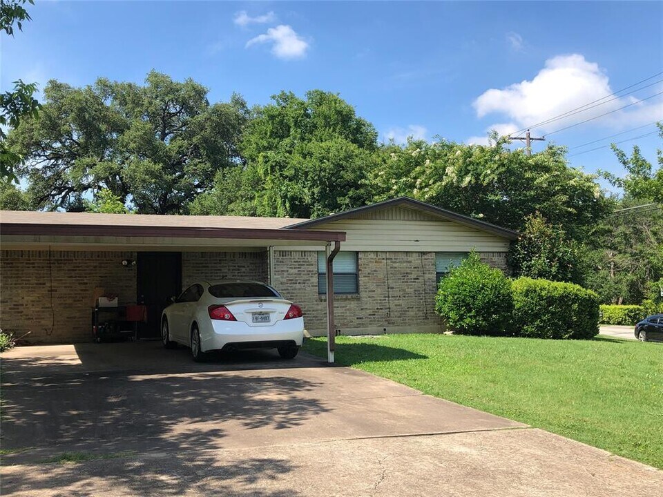 11513 Whitewing Ave in Austin, TX - Building Photo