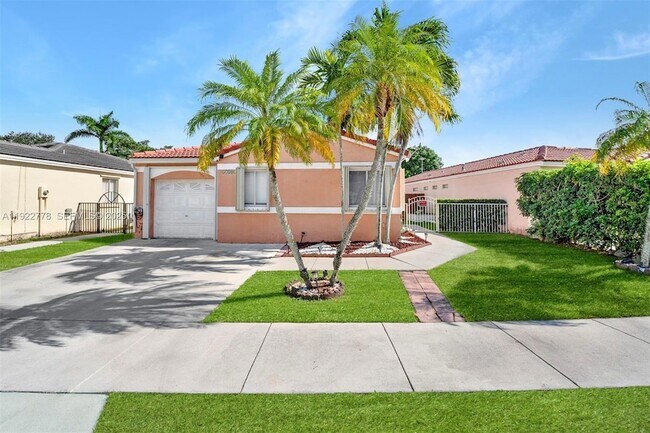 17101 SW 142nd Pl in Miami, FL - Foto de edificio - Building Photo