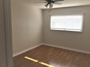 12641 Vanowen St, Unit A in Los Angeles, CA - Foto de edificio - Building Photo