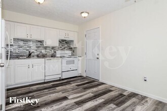 1605 Rock Creek Dr in Grove City, OH - Building Photo - Building Photo