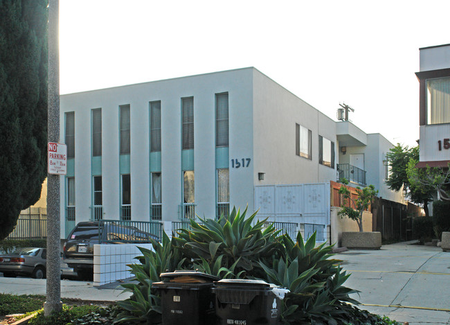 1517 S Sherbourne Dr in Los Angeles, CA - Building Photo - Building Photo