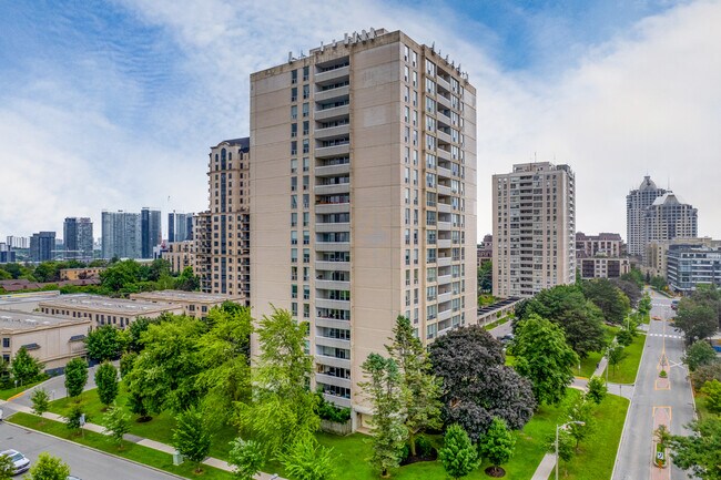 Bayview Village Place in Toronto, ON - Building Photo - Building Photo