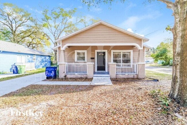 property at 1501 E Chelsea St