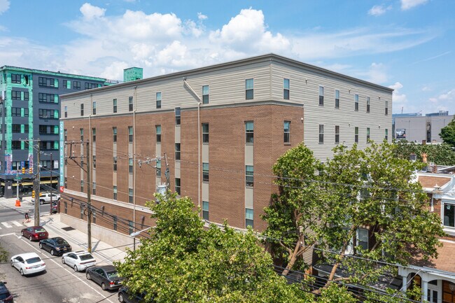 The Eleanor at Chestnut (Per Bedroom Lease) in Philadelphia, PA - Building Photo - Building Photo