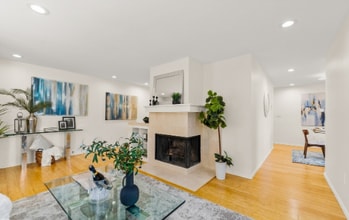 1218 101st Pl NE in Bellevue, WA - Building Photo - Building Photo