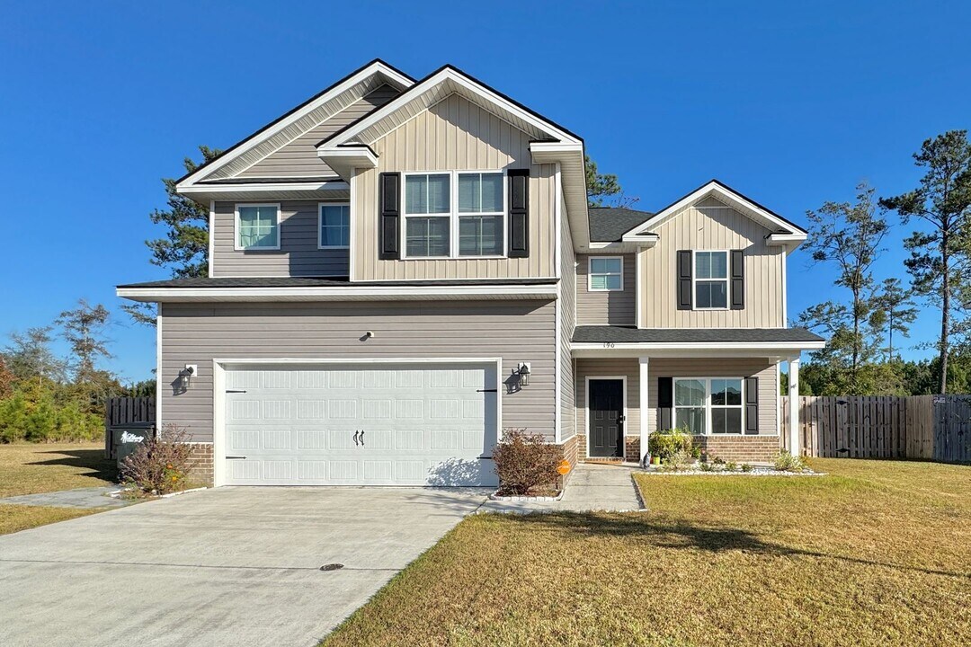 190 Thorp Circle in Hinesville, GA - Building Photo