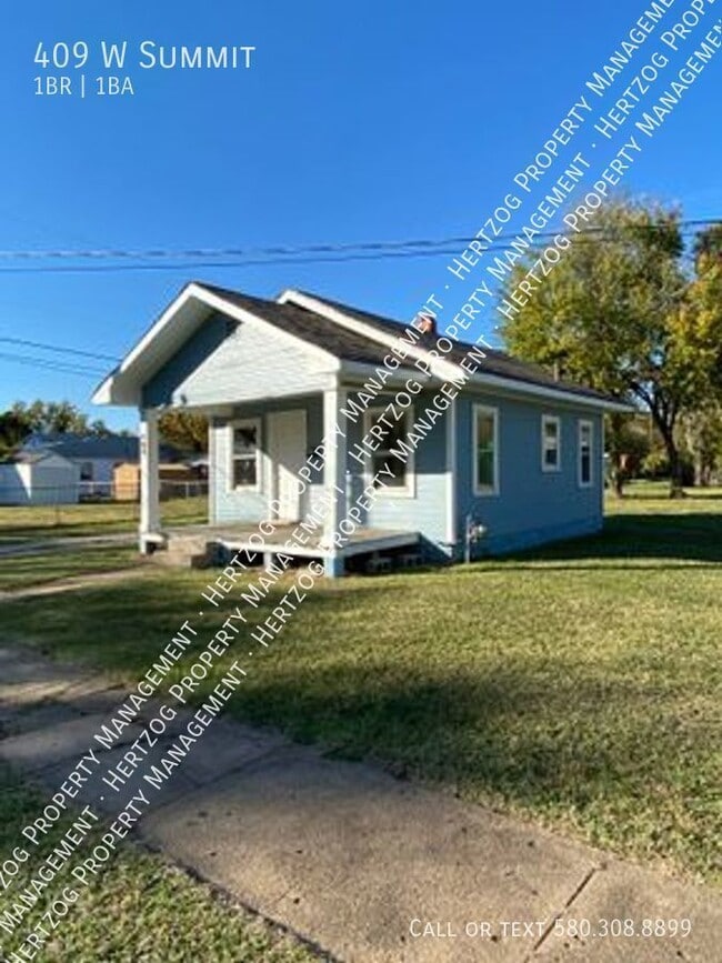 property at 409 W Summit Ave