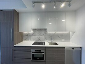 10626 City Pkwy, Unit 11XX in Surrey, BC - Building Photo