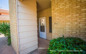 4729 2nd St in Lubbock, TX - Foto de edificio - Building Photo