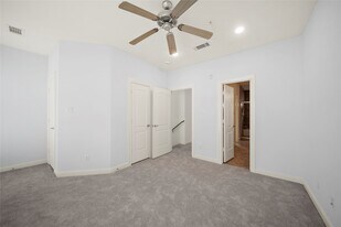 202 McGowen St in Houston, TX - Building Photo