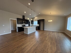 130 Doggone Ln in Elma, WA - Building Photo - Building Photo