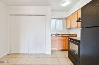 1908 E Broadway Rd in Phoenix, AZ - Building Photo - Building Photo