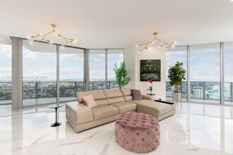 488 NE 18th St, Unit 488 NE 18th St # PH01 in Miami, FL - Building Photo - Building Photo