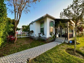 18408 E Covina Blvd in Covina, CA - Building Photo - Building Photo