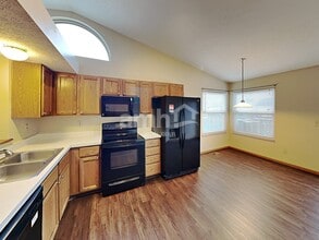 1465 Pinestone Dr in Columbus, OH - Building Photo - Building Photo