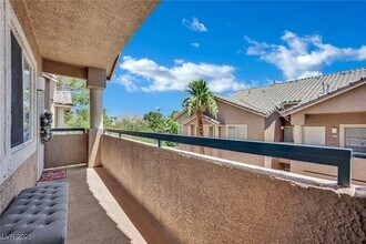 2000 Turquoise Ridge St in Las Vegas, NV - Building Photo - Building Photo