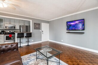300 W Peachtree St NW in Atlanta, GA - Foto de edificio - Building Photo